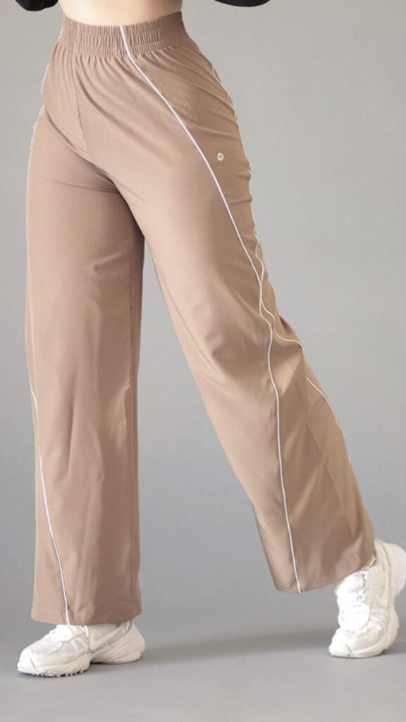 Wide-Leg Pants with Piping